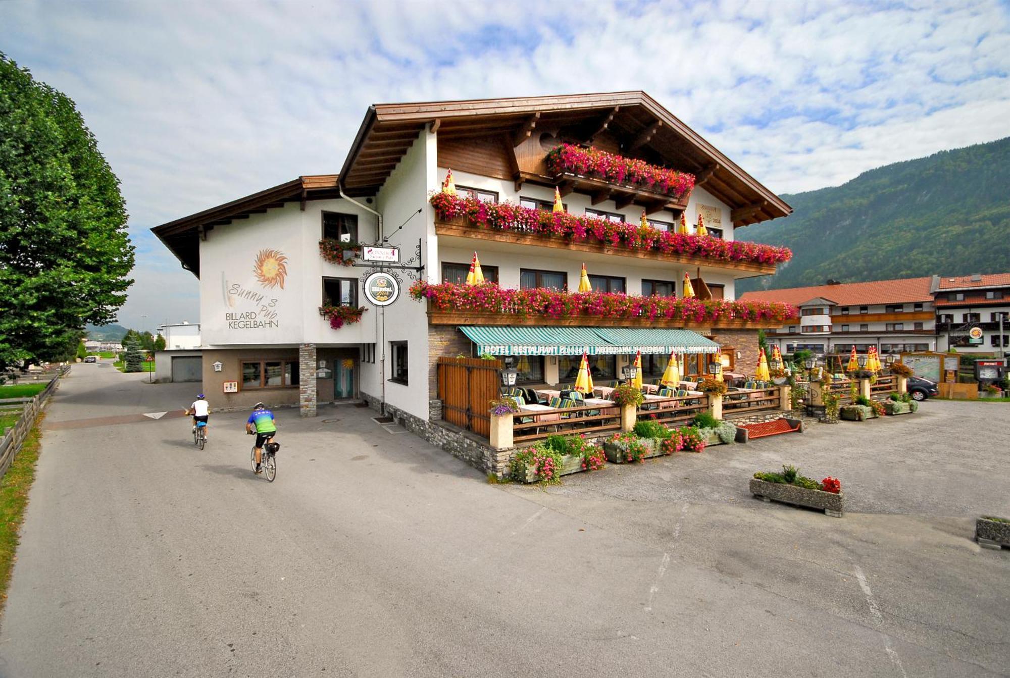 Hotel-Restaurant Sonnhof Radfeld Exteriör bild